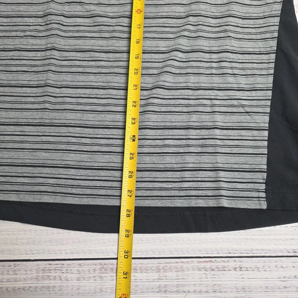 Lululemon Metal Vent Tech Short Sleeve Performance Shirt Mens Large Gray Stripes